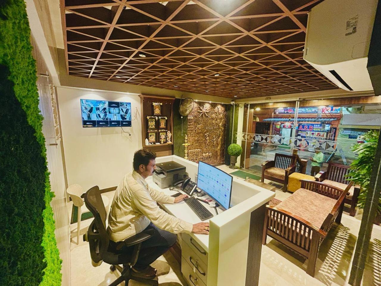 Eagle Inn Stay カーンチープラム エクステリア 写真